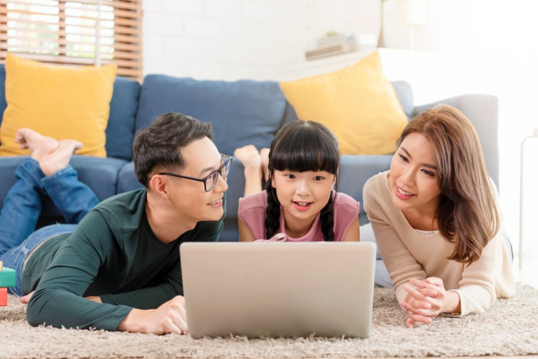 Quy tắc sử dụng Internet trong gia đình: Nền tảng xây dựng Gia Đình Số an toàn