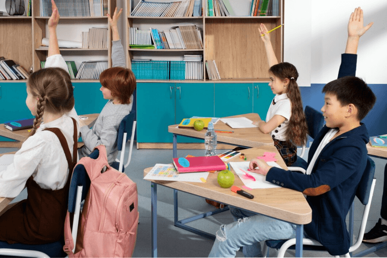 Học sinh có vui vẻ, hạnh phúc và tiến bộ nhờ học thêm hay không?
