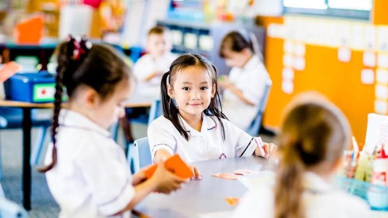Học ít mà hiệu quả: Cách học thông minh giúp học sinh tiểu học tiến bộ vượt bậc