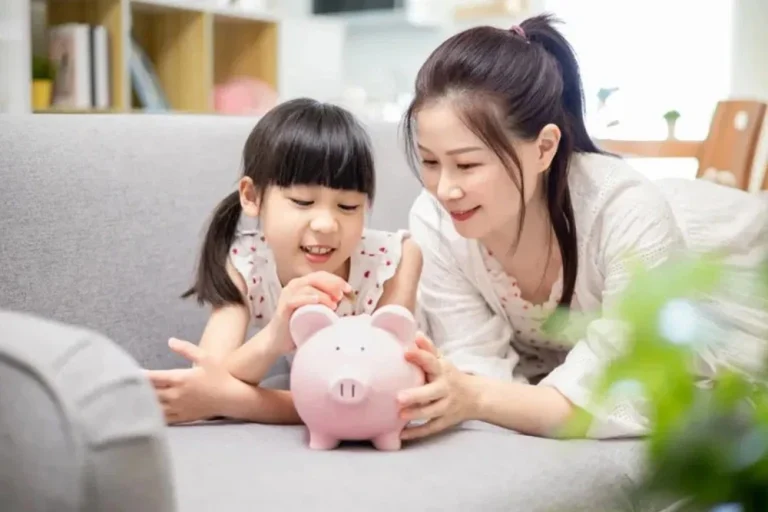 Nên cho trẻ tiền tiêu vặt ở độ tuổi nào là tốt cho sự phát triển tư duy tài chính