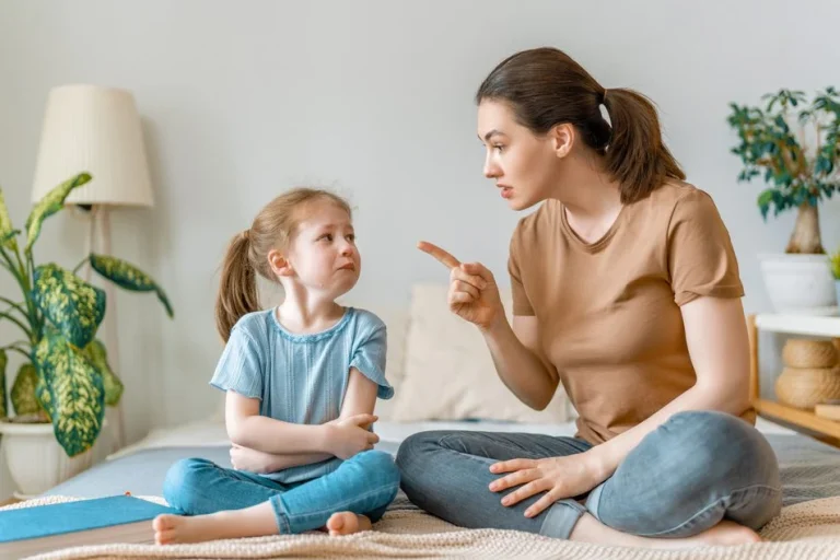 Cách xử lý khi trẻ ăn vạ: Hướng dẫn cha mẹ nào cũng áp dụng được