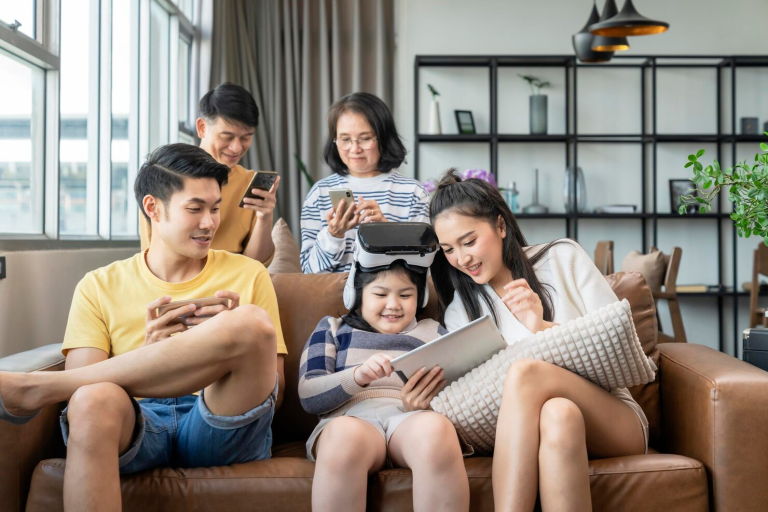 Gia Đình Số: Xây dựng môi trường Internet an toàn, gắn kết cho con trong thời đại số