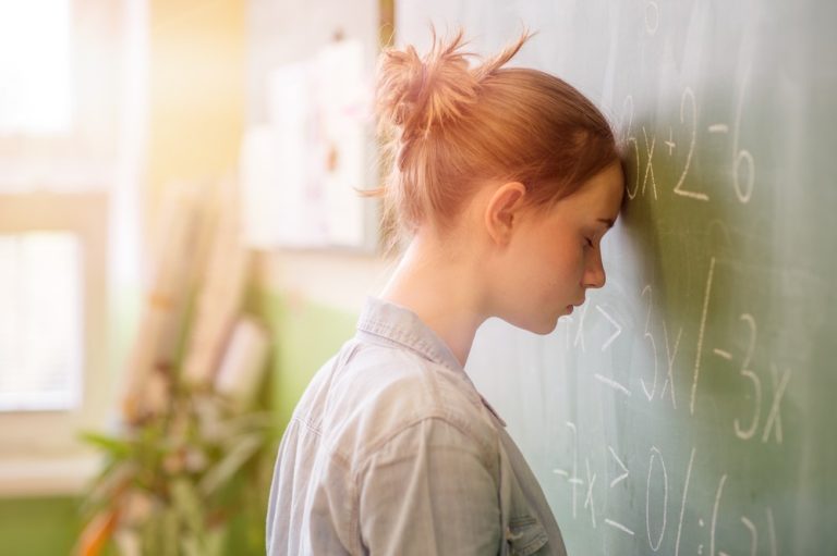 Kinh nghiệm giáo dục trẻ ngang bướng ở tuổi dậy thì mà cha mẹ nên biết
