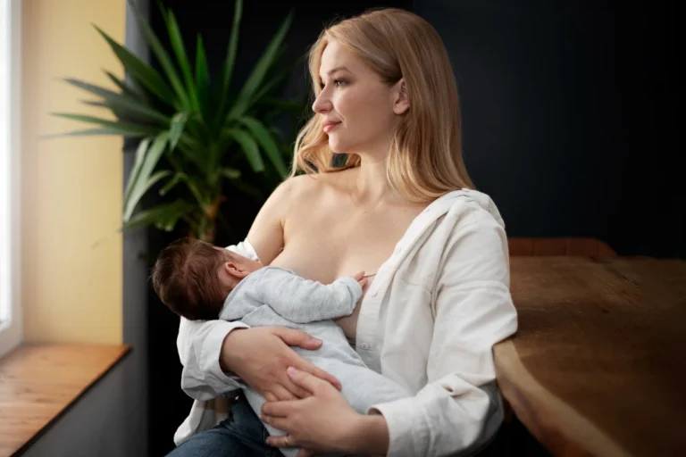 Chế độ dinh dưỡng ở bà mẹ cho con bú: Bí quyết giúp bé thông minh, khỏe mạnh